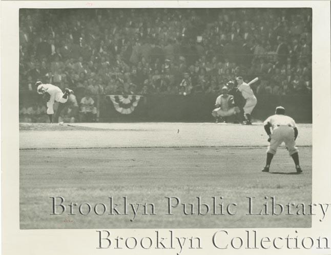 Hake's - 1953 BROOKLYN DODGERS BUM BEAT THEM YANKS WORLD SERIES