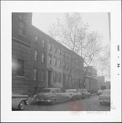 [East side of Willow Place looking south.]