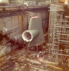 [The shaft and propeller in dry dock #5]